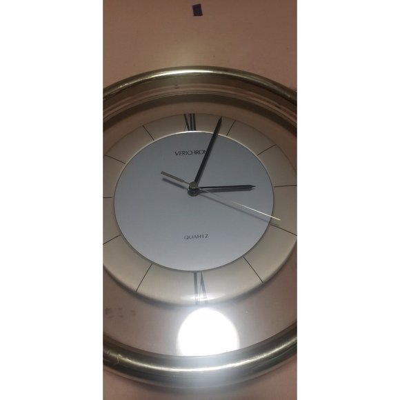 Vintage VERICHRON  CLOCK  wall clock  Roman Numerals 12" In EUC and Tested!! - Picture 4 of 7